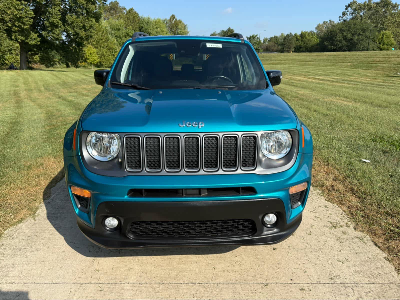 Used 2022 Jeep Renegade Limited AWD/4WD image 8
