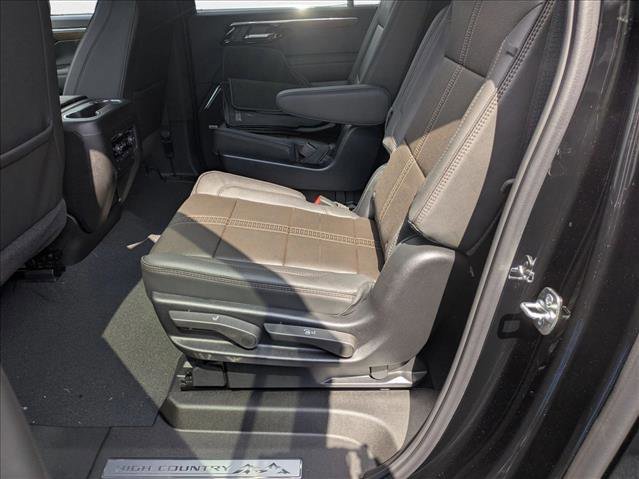 New 2025 Chevrolet Suburban High Country image 18