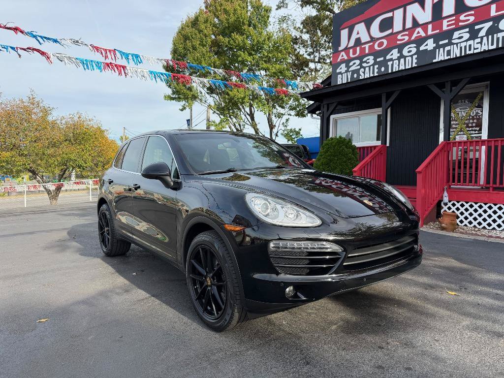 Used 2014 Porsche Cayenne Platinum Edition AWD/4WD image 3