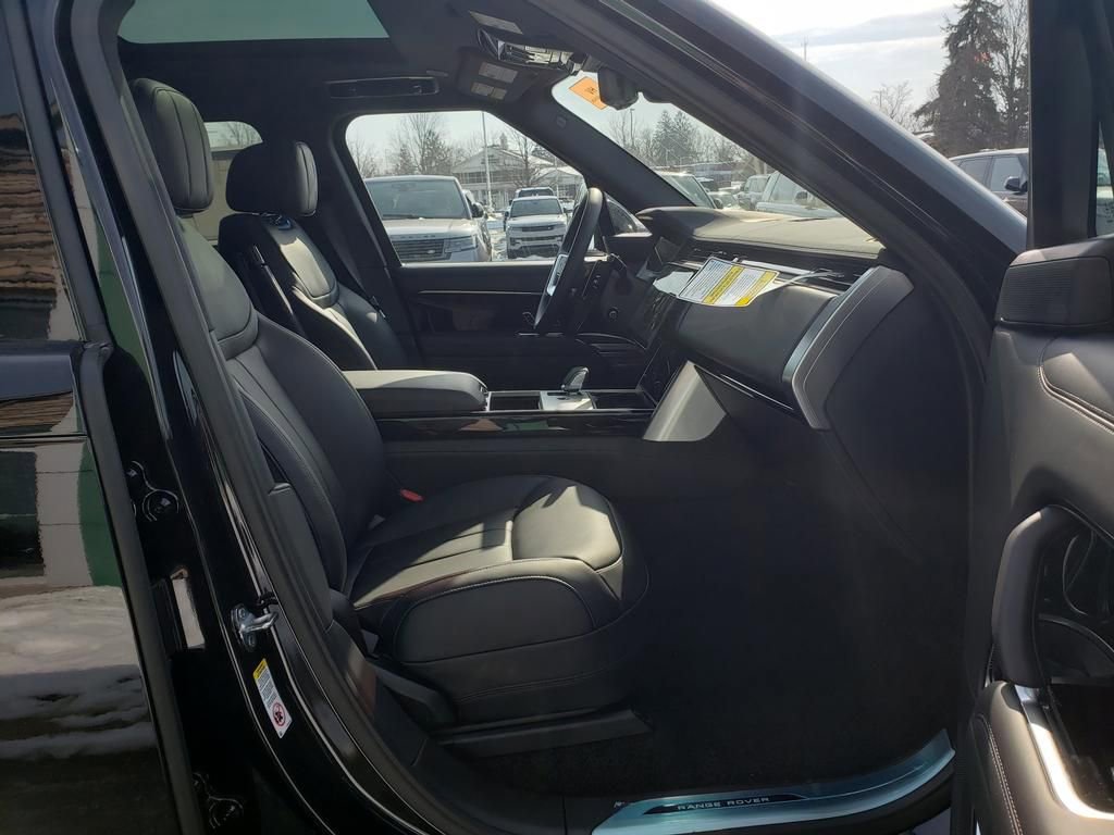 New 2026 Land Rover Range Rover SE image 17