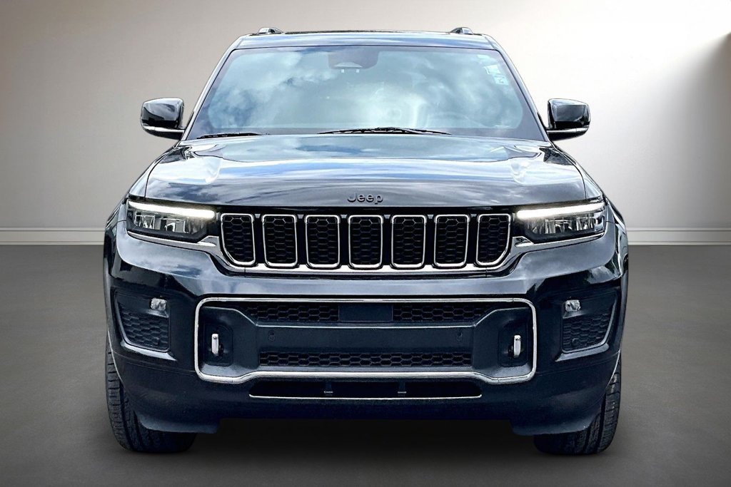Used 2023 Jeep Grand Cherokee L Overland w/ Rear Seat Video Group I AWD/4WD image 2