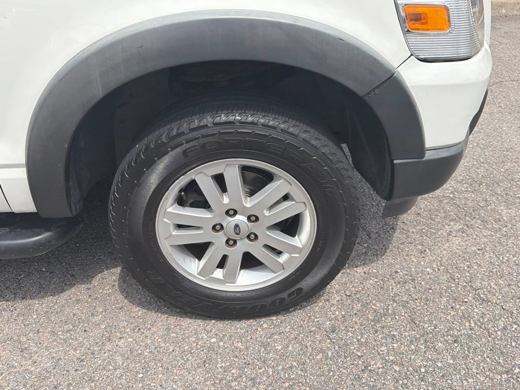 Used 2008 Ford Explorer Sport Trac XLT RWD image 4