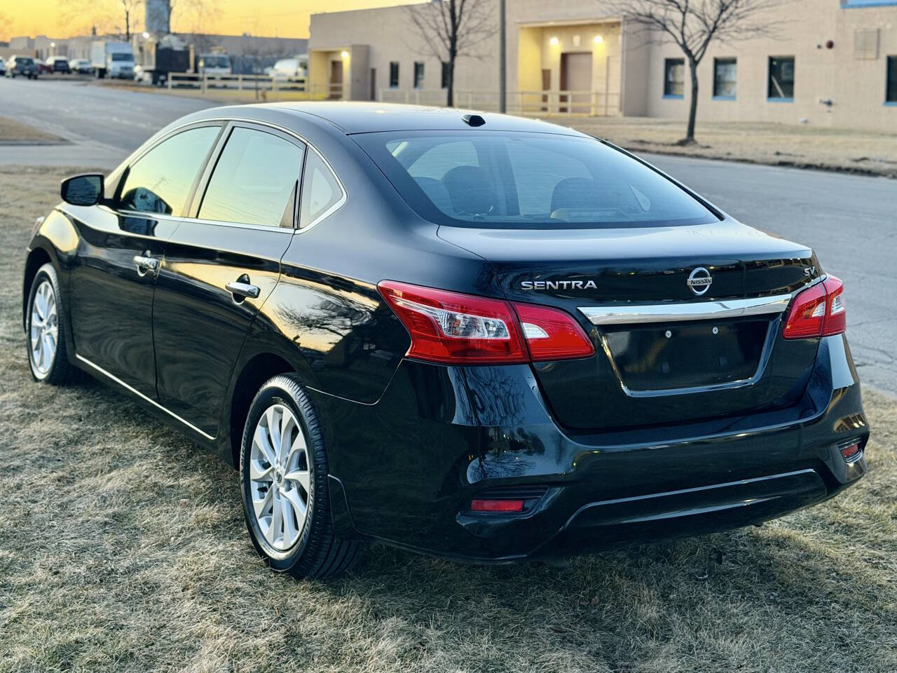 Used 2018 Nissan Sentra SV FWD image 8