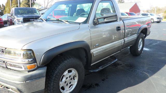 Used 2002 Chevrolet Silverado 1500 LS w/ Heavy Duty Suspension Pkg image 3
