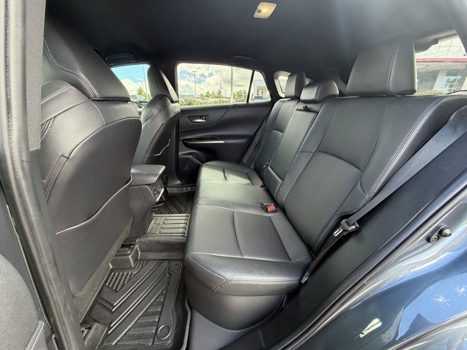 Used 2022 Toyota Venza Limited AWD/4WD image 18