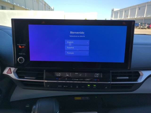 Used 2025 Toyota Sienna XLE image 14