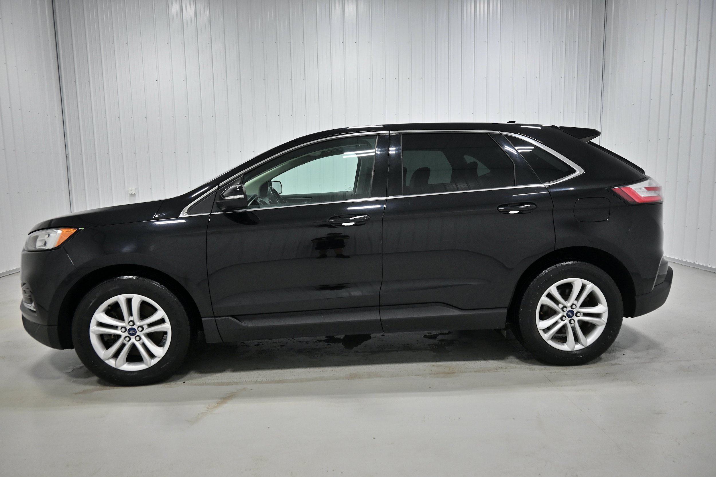 Used 2020 Ford Edge SEL w/ Cold Weather Package AWD/4WD image 27