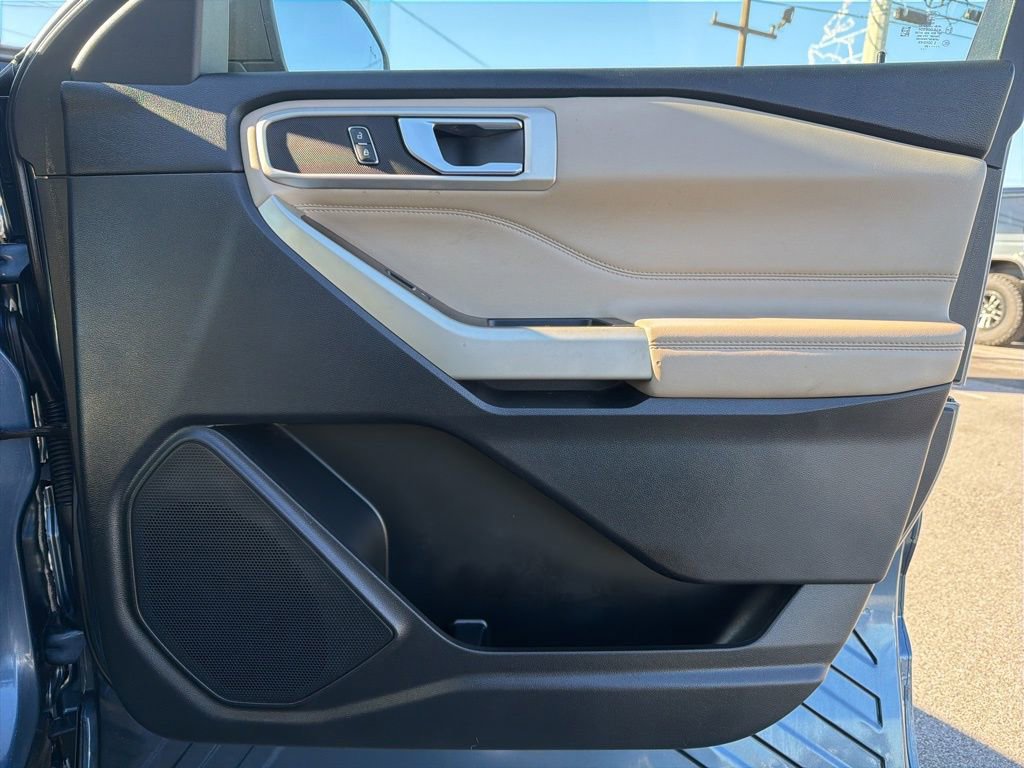 Used 2020 Ford Explorer XLT w/ Equipment Group 202A image 30