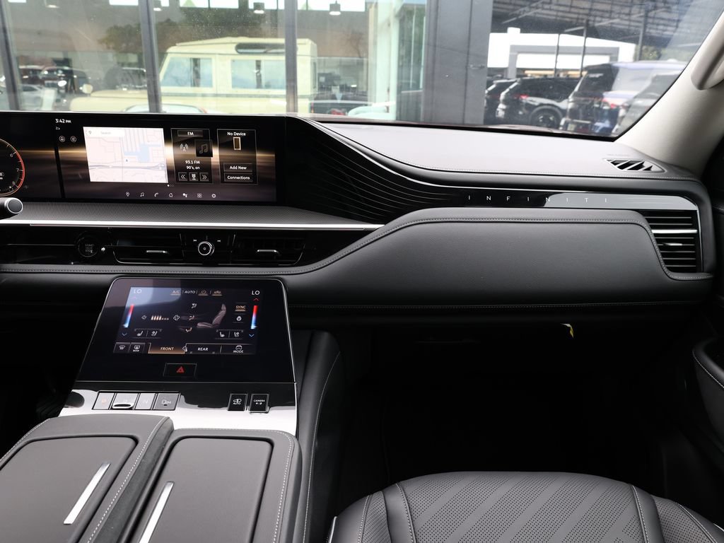Certified 2025 INFINITI QX80 Luxe RWD image 29