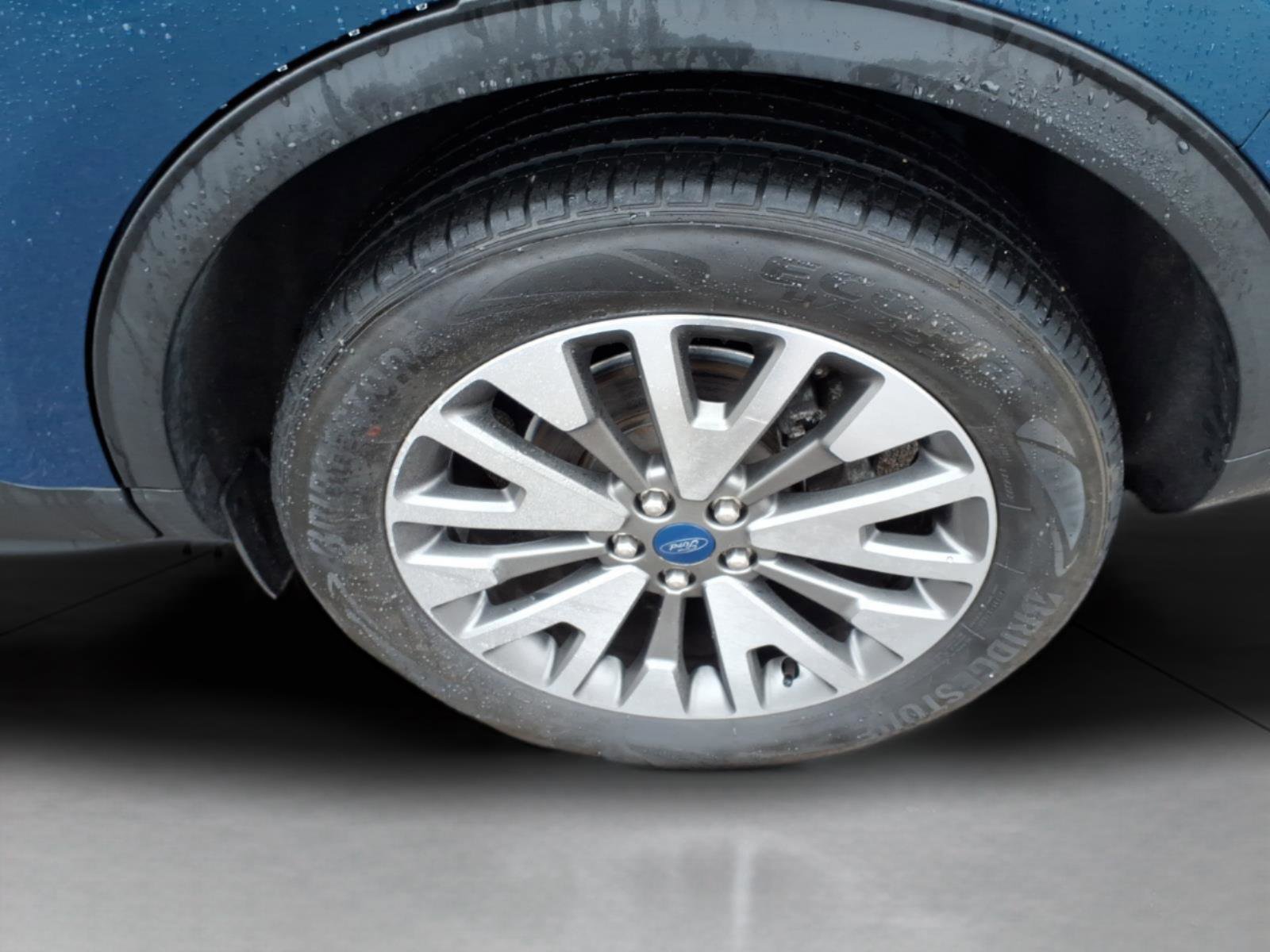 Used 2020 Ford Escape Titanium image 8