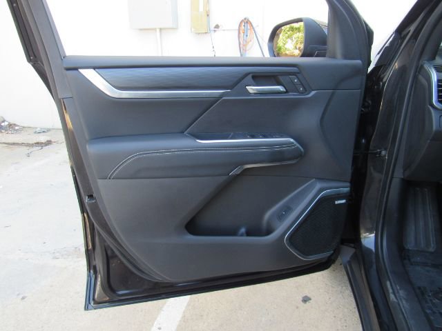 Used 2025 GMC Acadia Elevation image 13