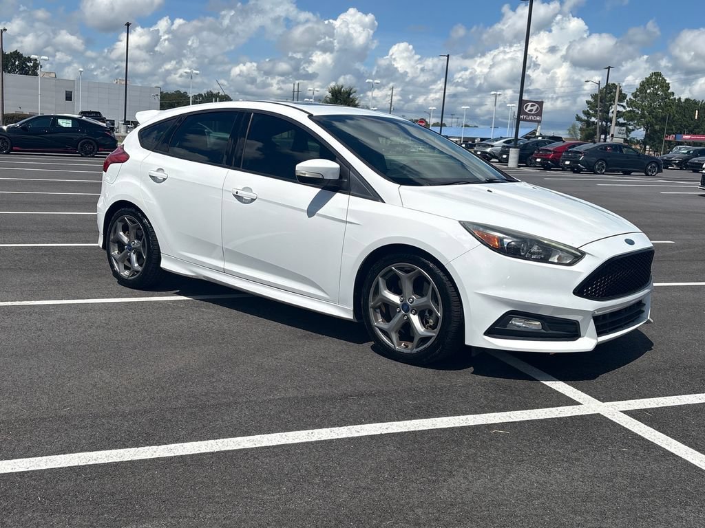 Used 2015 Ford Focus ST w/ Equipment Group 401A FWD image 27