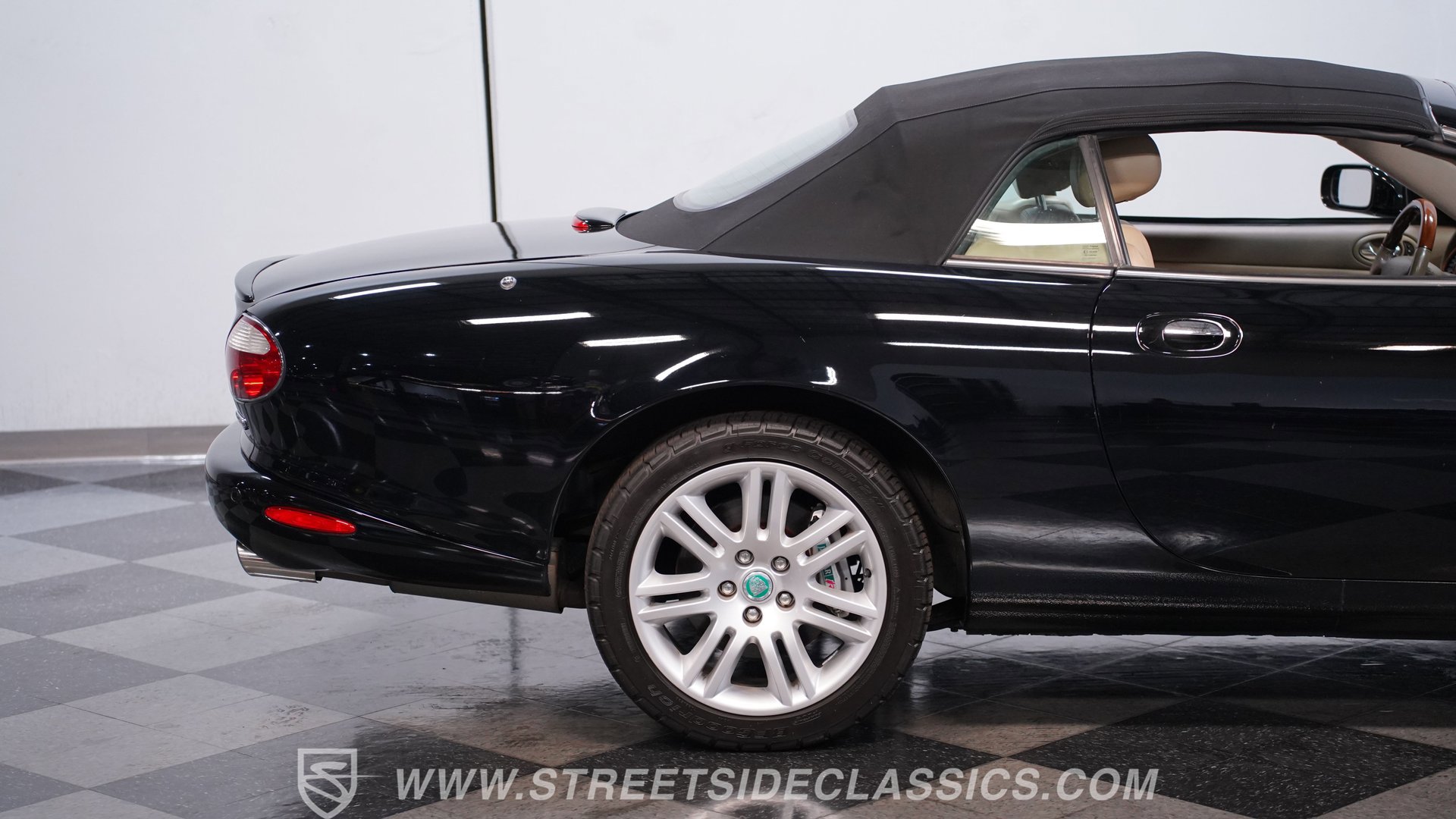 Used 2004 Jaguar XK8 Convertible RWD image 24