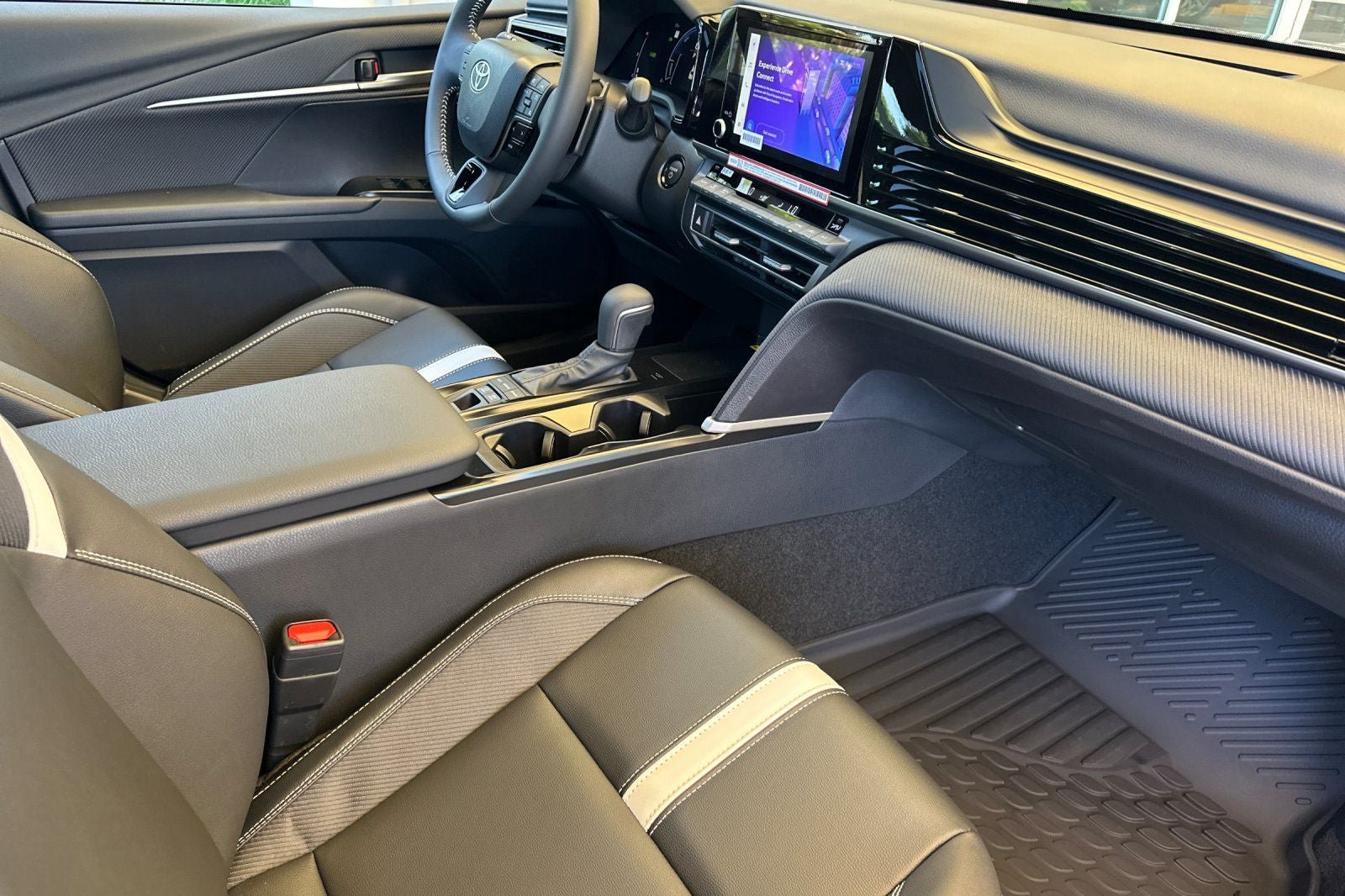 New 2026 Toyota Camry SE w/ Convenience Package FWD image 17