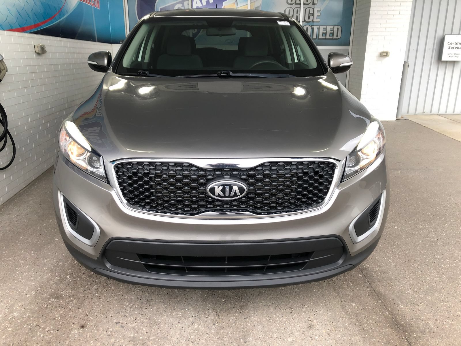 Used 2018 Kia Sorento L FWD image 2