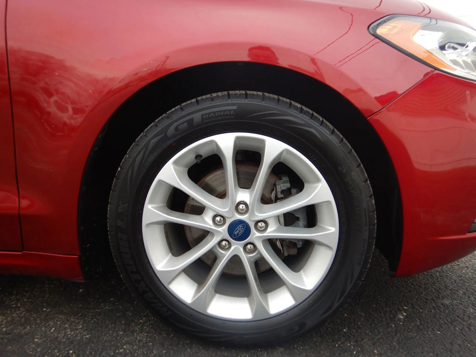 Used 2019 Ford Fusion SE image 26
