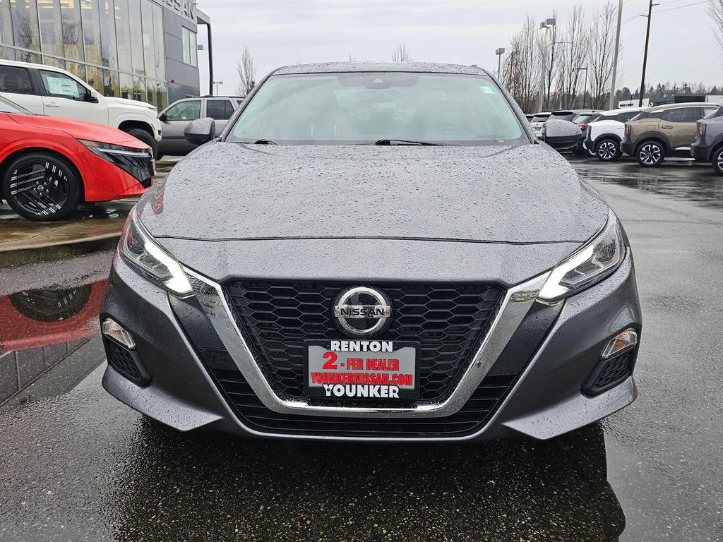 Used 2022 Nissan Altima 2.5 SV image 2
