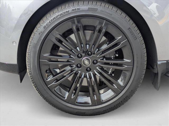 New 2025 Land Rover Range Rover SE image 10