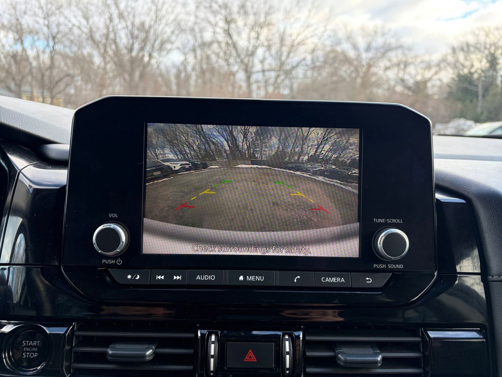 Used 2025 Nissan Pathfinder SV image 17