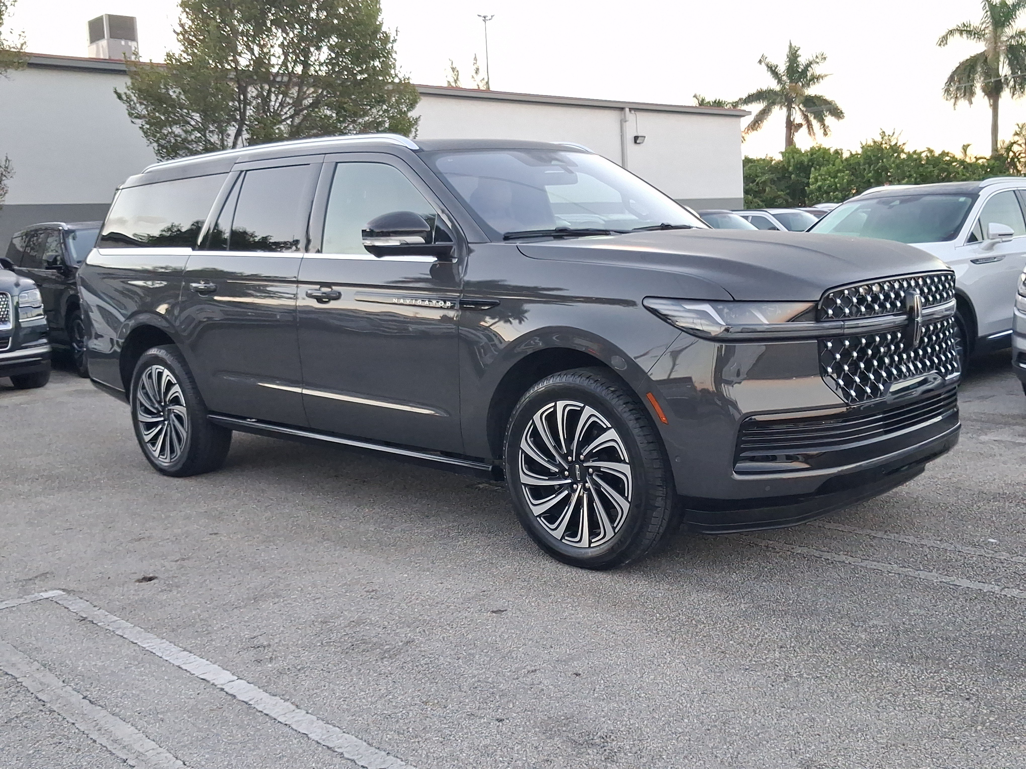 Used 2025 Lincoln Navigator L Black Label AWD/4WD image 1
