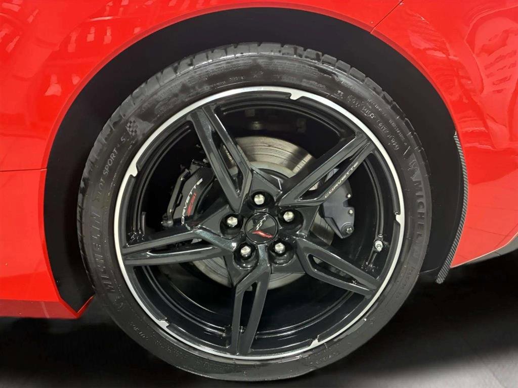 Used 2024 Chevrolet Corvette Stingray Convertible w/ Z51 Performance Package image 23