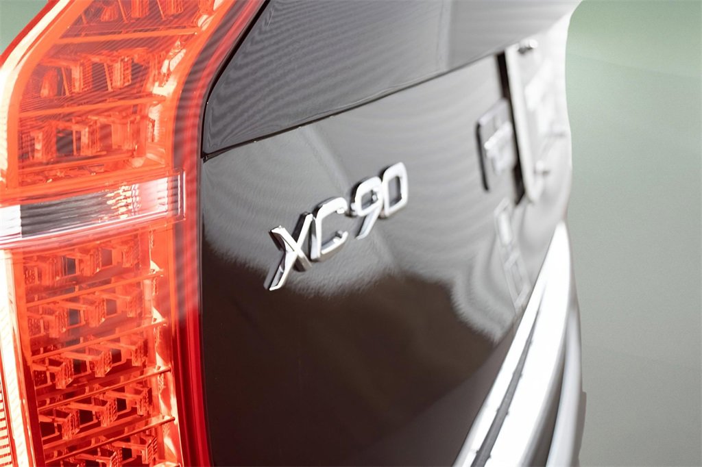 Certified 2025 Volvo XC90 T8 Plus w/ Protection Package Premier image 9