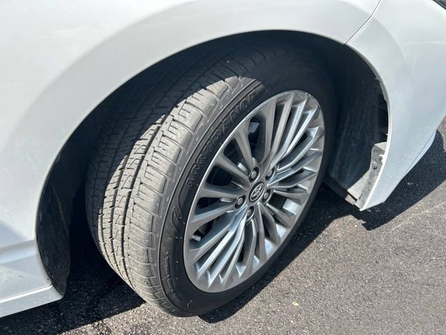 Used 2019 Toyota Avalon Limited w/ Advanced Safety Package FWD image 32