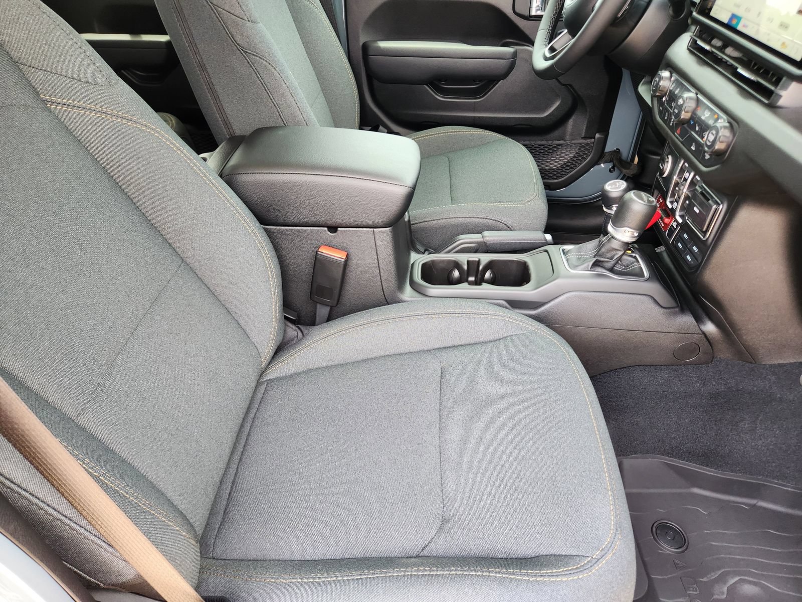 New 2026 Jeep Gladiator Sport AWD/4WD image 14
