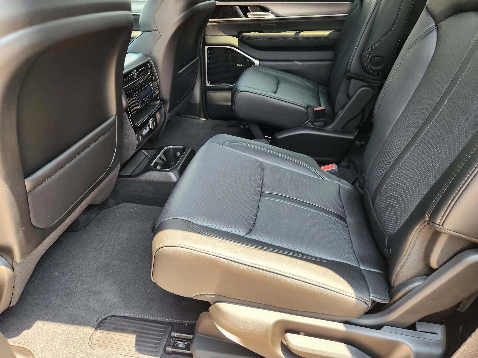 New 2026 Jeep Grand Wagoneer Limited AWD/4WD image 22