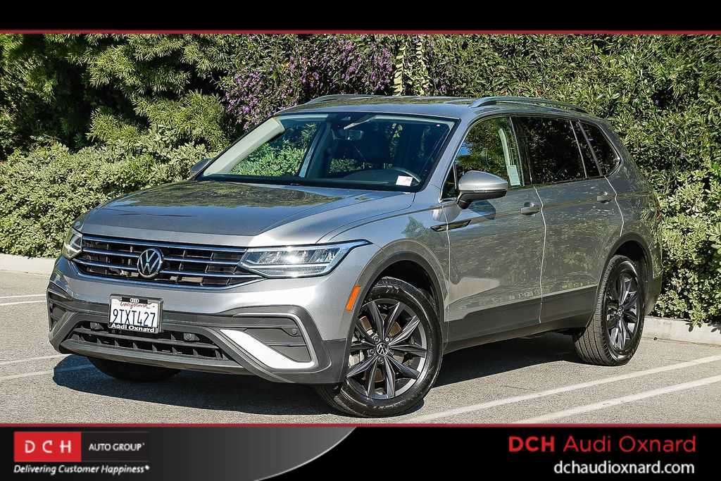 Used 2022 Volkswagen Tiguan SE image 1