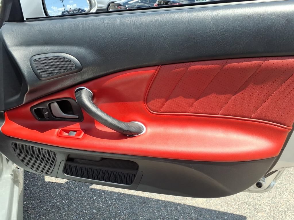 Used 2004 Honda S2000 image 12