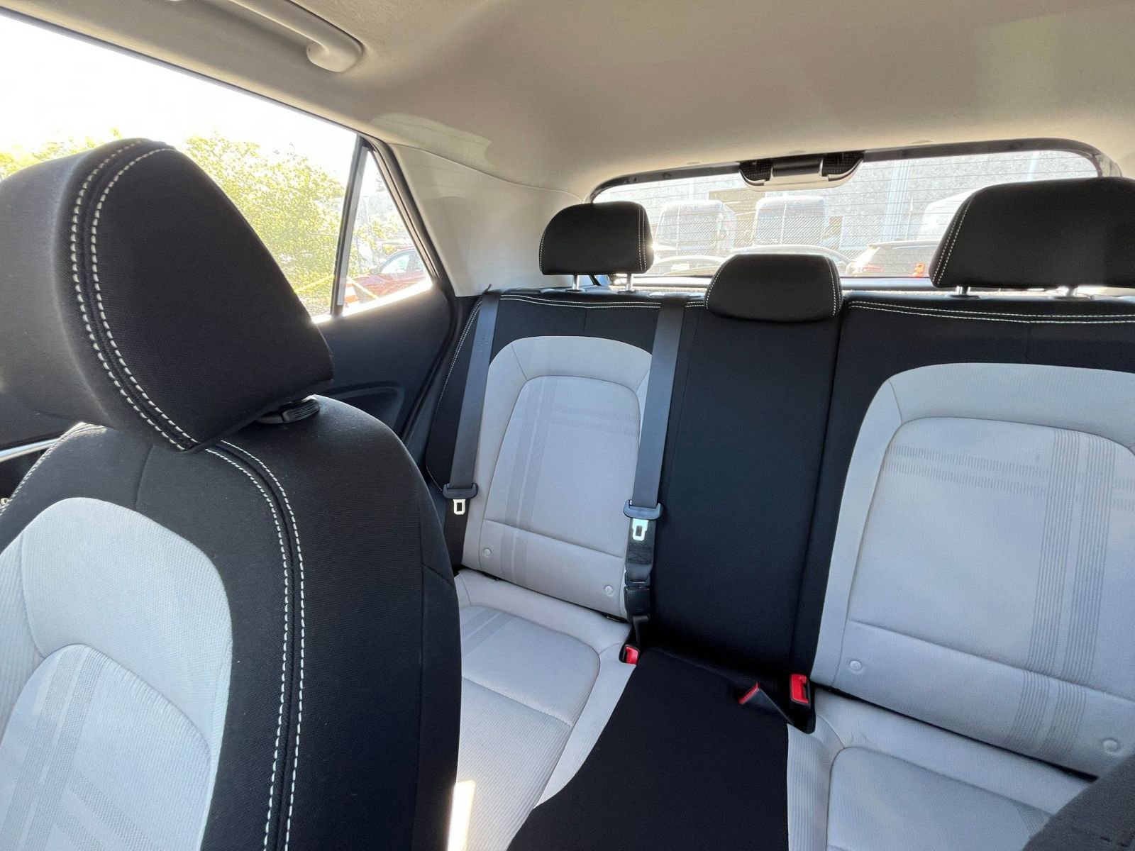 Used 2025 Hyundai Venue SEL FWD image 38