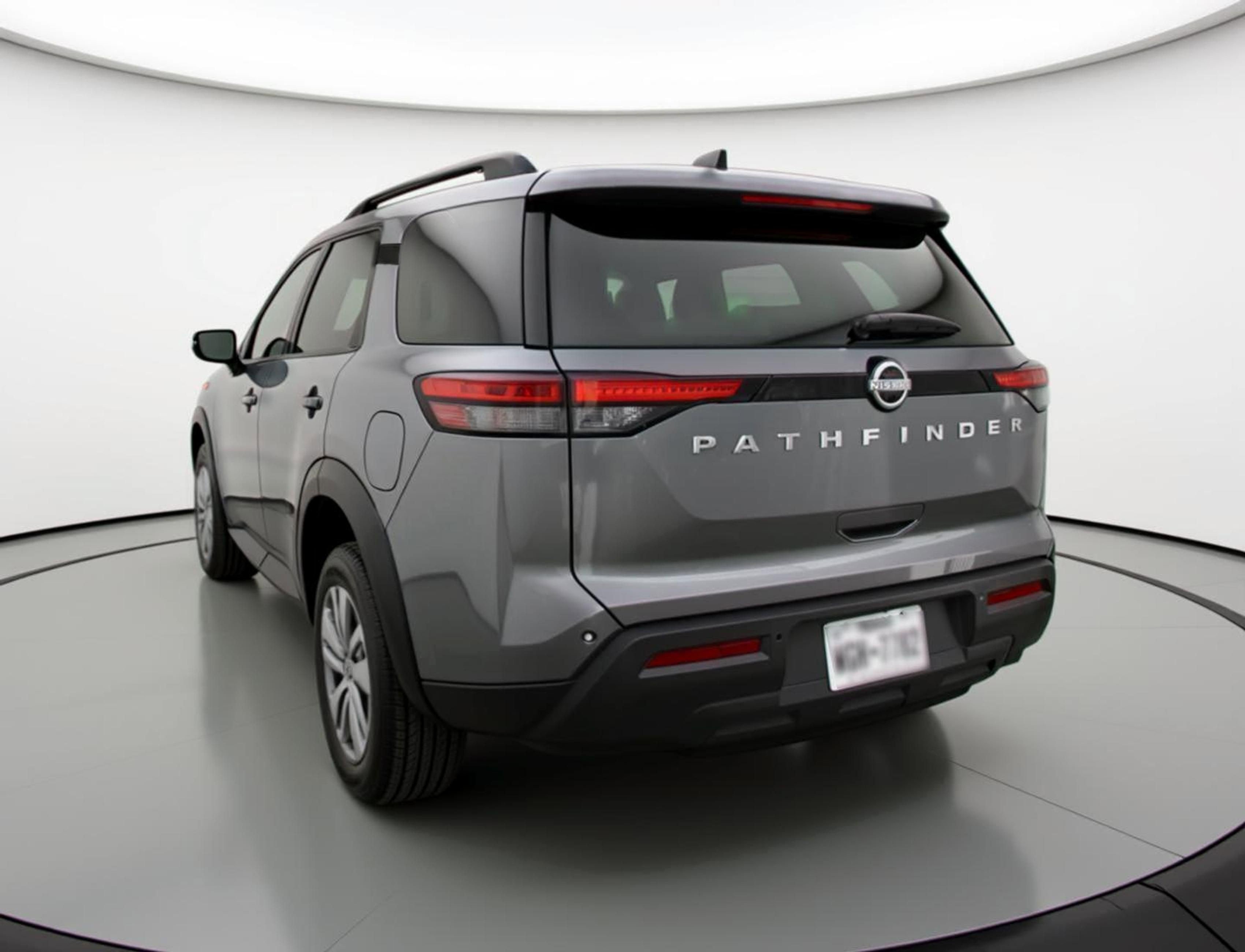 Used 2025 Nissan Pathfinder SV image 6