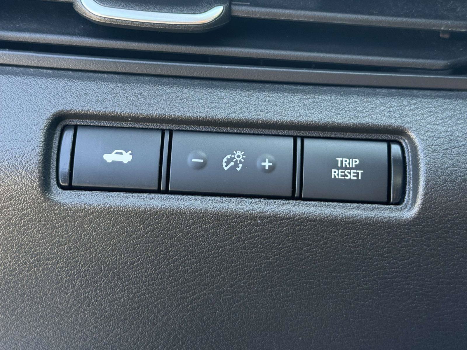 Used 2024 Nissan Altima 2.5 SV FWD image 18