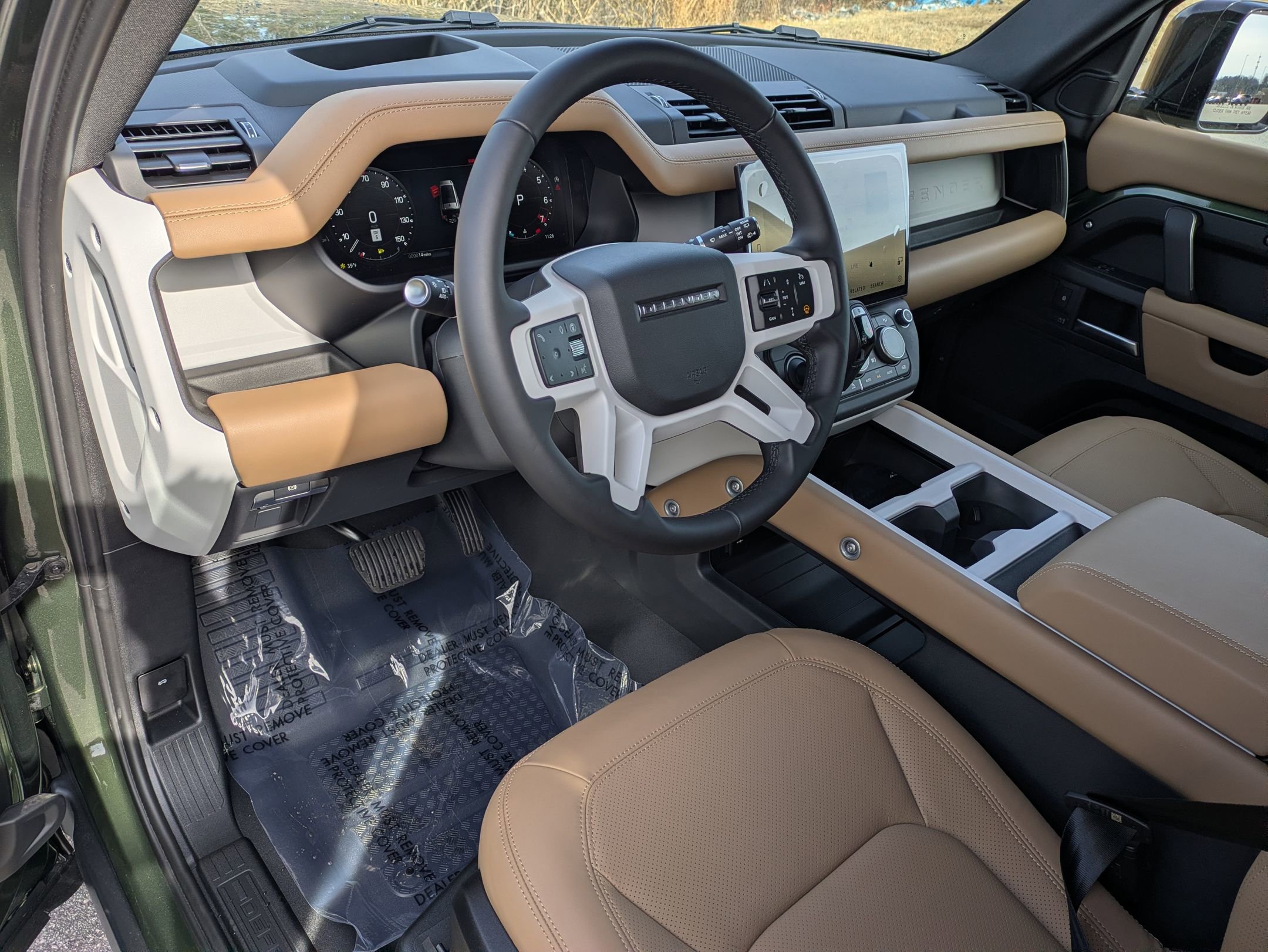 New 2026 Land Rover Defender 130 X-Dynamic SE image 9