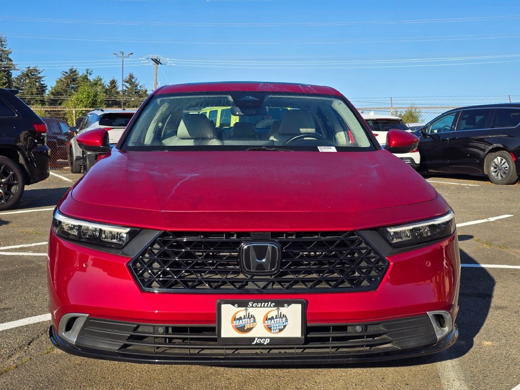 Used 2023 Honda Accord Touring image 2