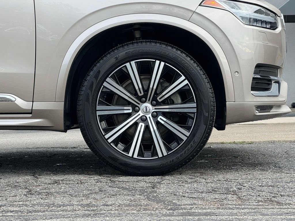 Used 2023 Volvo XC90 B5 Plus image 3