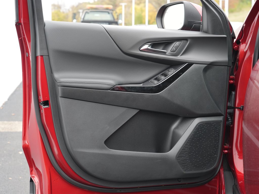 New 2027 Chevrolet Equinox LT AWD/4WD image 11