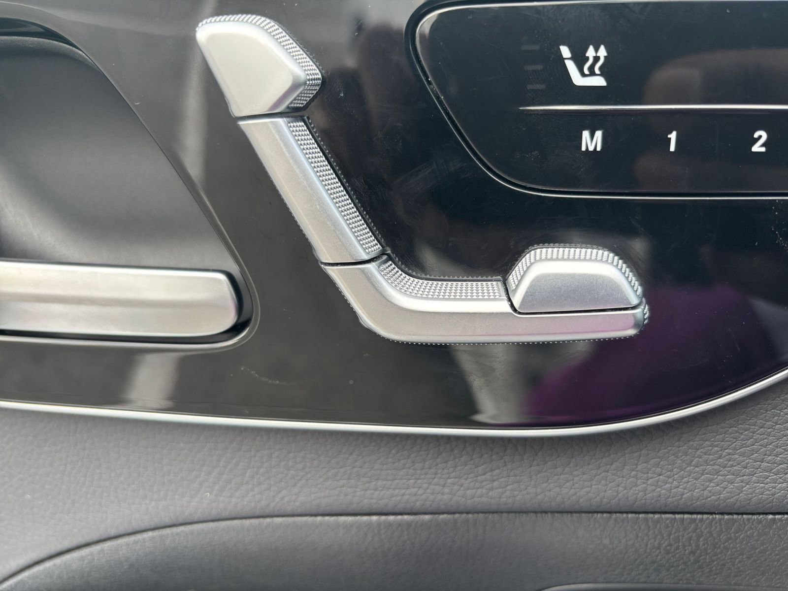 Used 2024 Mercedes-Benz C 300 Sedan image 23