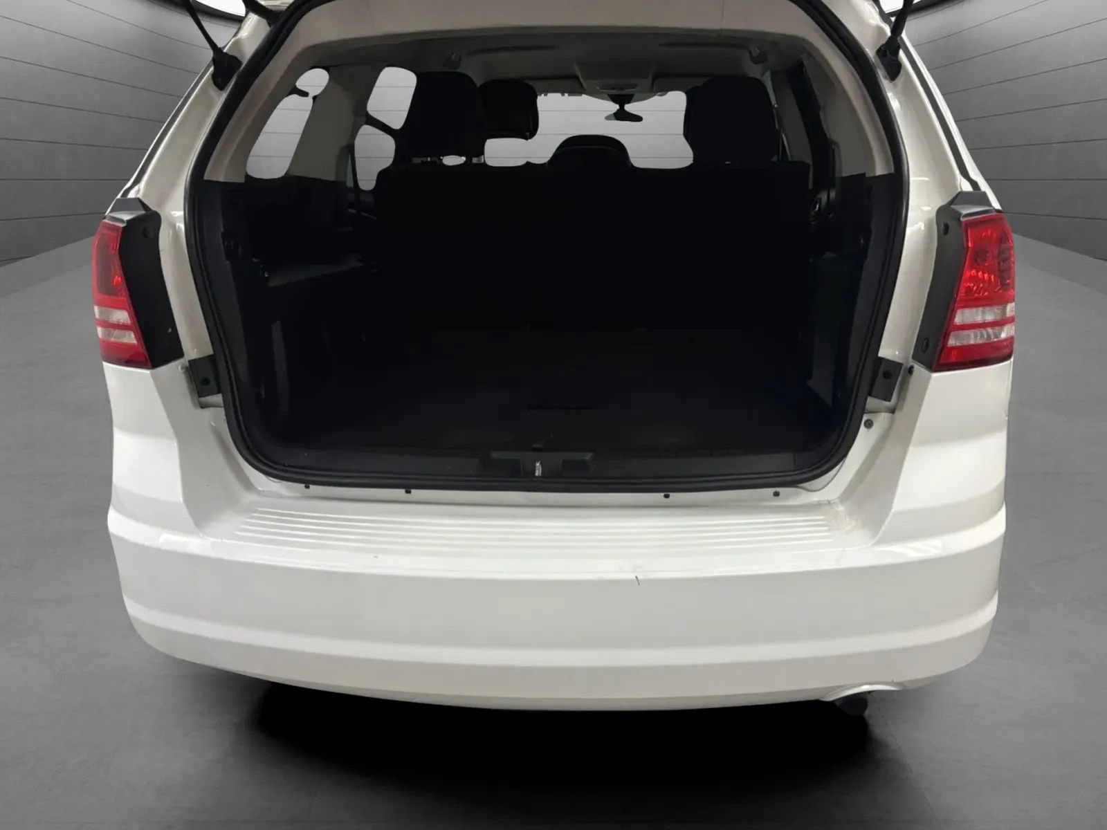 Used 2017 Dodge Journey SE FWD image 25