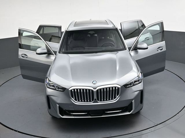 New 2026 BMW X5 xDrive40i w/ Climate Comfort Package image 39