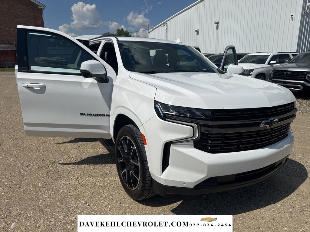 Certified 2022 Chevrolet Suburban RST w/ Luxury Package AWD/4WD image 17
