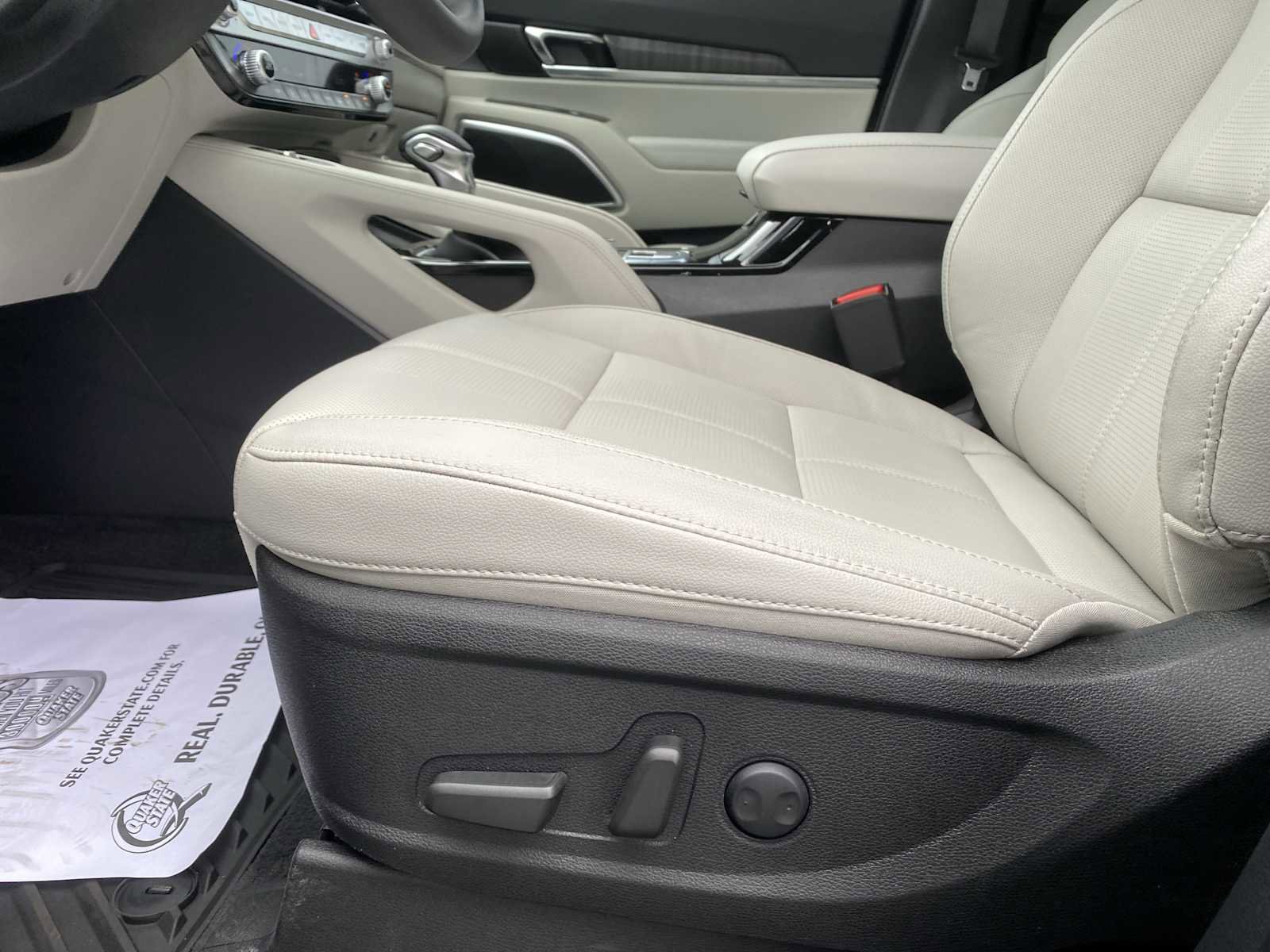 Used 2025 Kia Telluride EX w/ EX Captain's Chair Package FWD image 26