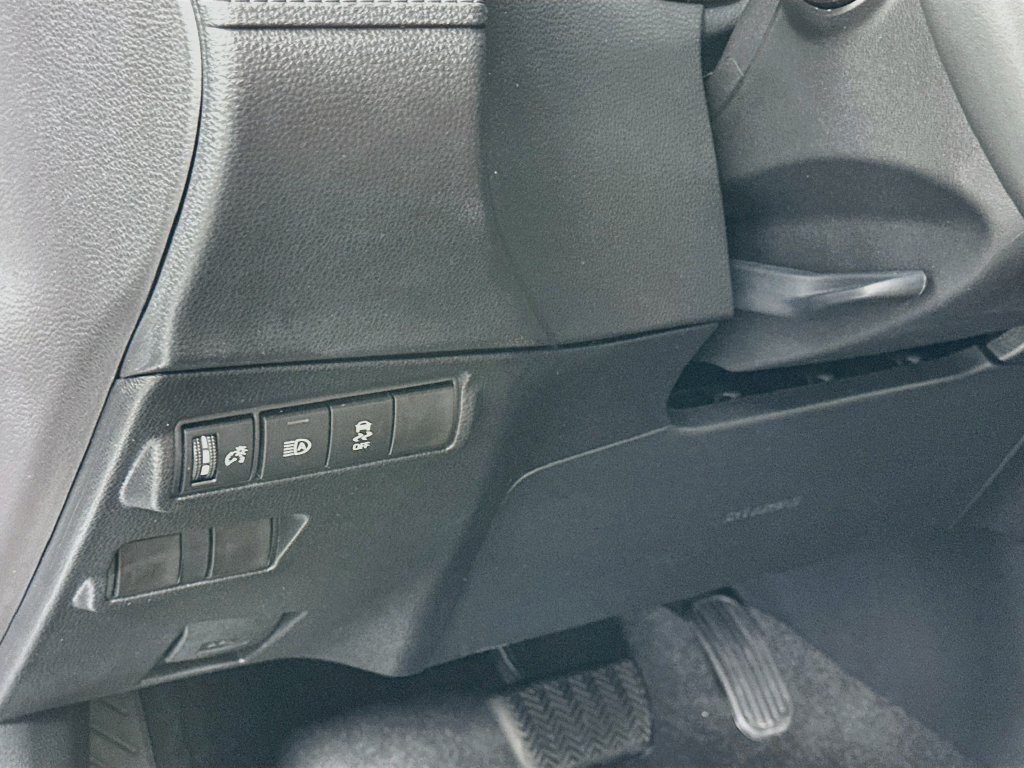 Certified 2026 Toyota Corolla Cross XLE FWD image 10