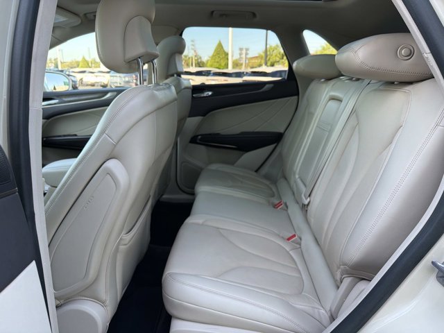 Used 2018 Lincoln MKC Reserve FWD image 16