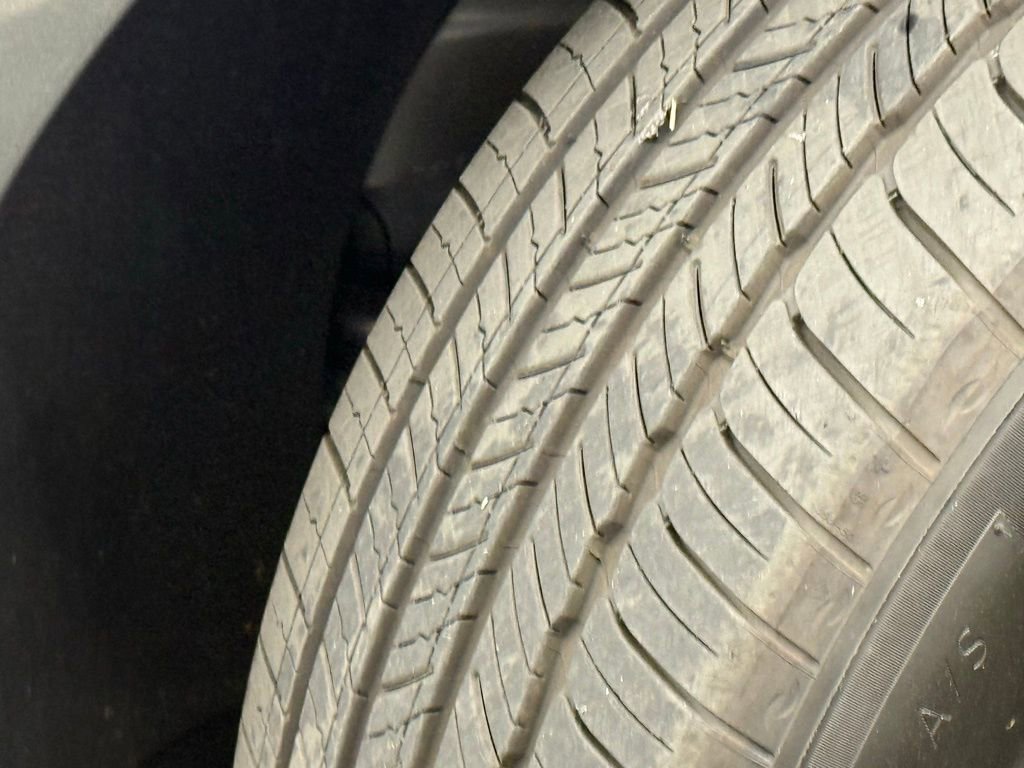 Used 2026 Genesis GV70 2.5T Advanced image 39