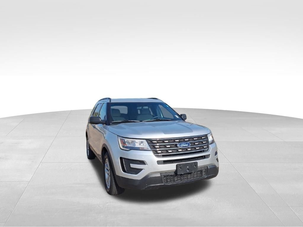 Used 2017 Ford Explorer Base image 4