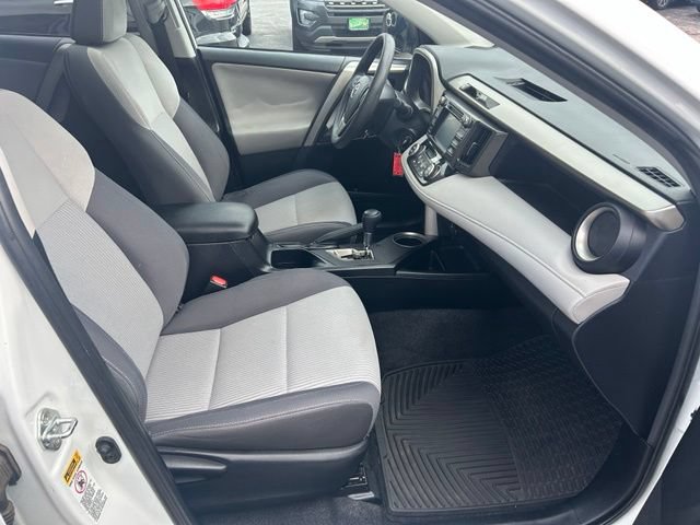 Used 2015 Toyota RAV4 XLE AWD/4WD image 17