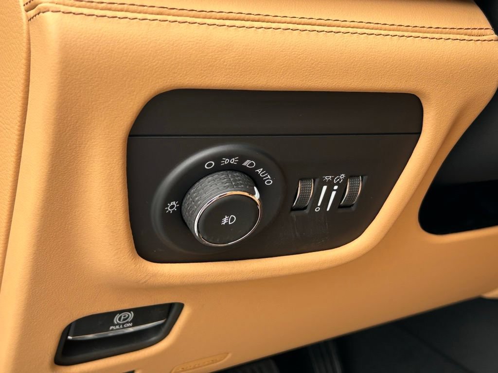New 2025 Jeep Grand Cherokee L Summit AWD/4WD image 43
