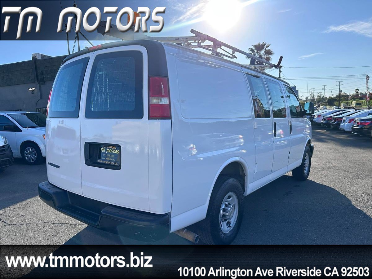 Used 2012 Chevrolet Express 2500 RWD image 17